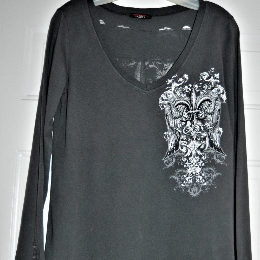 BEAUTIFUL TEA PARTY WOMEN'S M TOP GRAY RINESTONES ANGEL WINGS